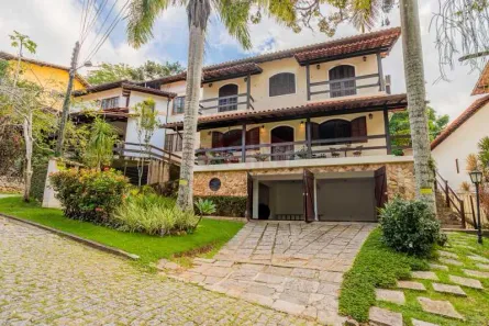Casa de Condomínio com 4 Quartos à venda, 500m² no Mata Paca, Niterói