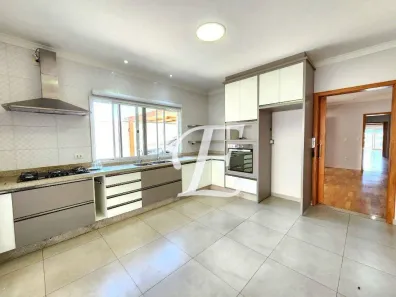 Casa de Condomínio com 3 Quartos à venda, 200m² no Barreiro, Mairiporã