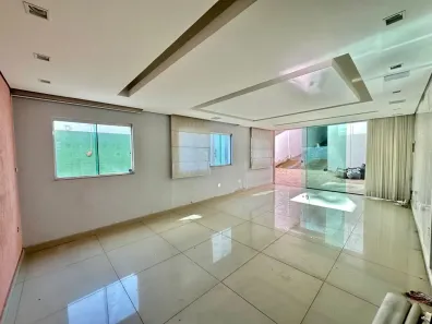 Casa com 3 Quartos à venda, 208m² no Parque Xangri-Lá, Contagem