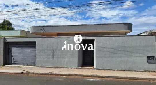 Casa com 4 Quartos à venda, 225m² no Santa Marta, Uberaba