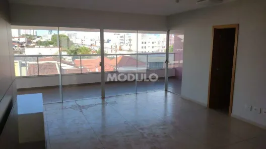 Apartamento com 4 Quartos para alugar, 190m² no Lídice, Uberlândia