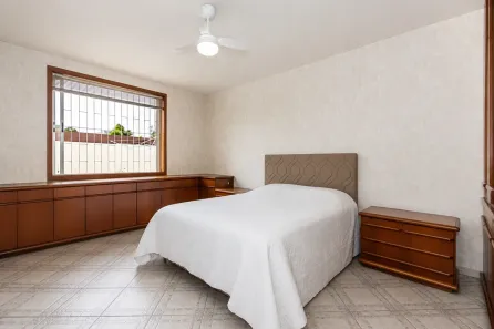 Casa com 5 Quartos à venda, 294m² no Tarumã, Curitiba