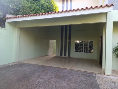 Sobrado com 4 Quartos para alugar, 320m² no Plano Diretor Sul, Palmas