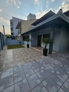 Casa com 4 Quartos para alugar, 293m² no Jardim Itu, Porto Alegre