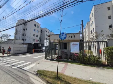 Apartamento com 2 Quartos para alugar, 43m² no Santa Cruz, Rio de Janeiro
