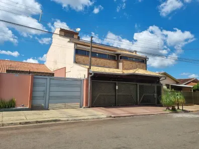 Sala Comercial com 2 Quartos à venda, 239m² no Jardim Pinheiros (Vila Xavier), Araraquara