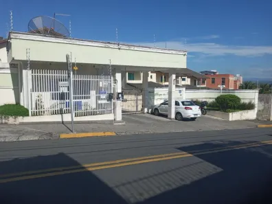 Casa de Condomínio com 3 Quartos à venda, 140m² no Parque Santo Antônio, Jacareí