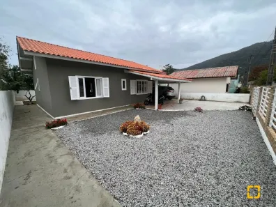 Casa com 3 Quartos à venda, 140m² no São João do Rio Vermelho, Florianópolis