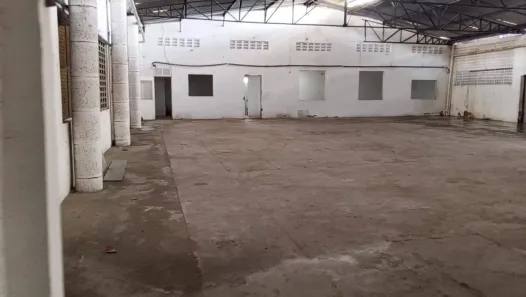Sala Comercial para alugar, 2200m² no Maraponga, Fortaleza