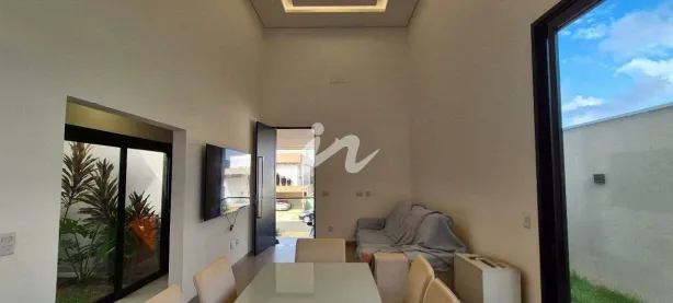 Casa com 3 Quartos para alugar, 157m² no Granja Marileusa, Uberlândia
