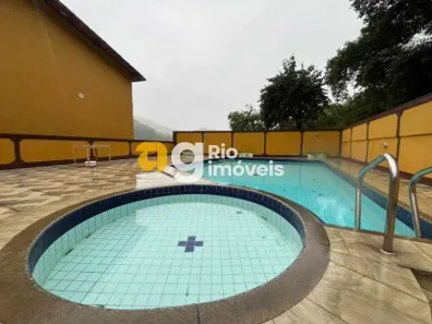 Casa de Condomínio com 2 Quartos para alugar, 75m² no Jardim Sulacap, Rio de Janeiro