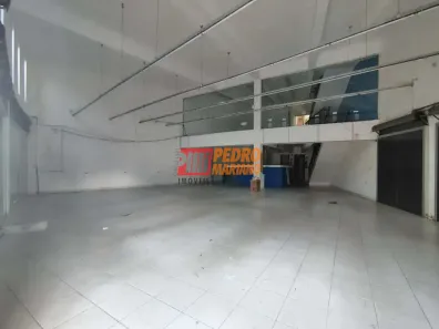 Prédio Comercial para alugar, 730m² no Santa Terezinha, Santo André
