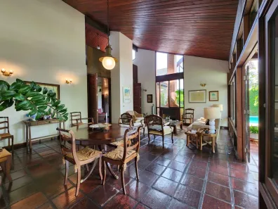 Casa com 4 Quartos para alugar, 313m² no Kennedy, Londrina