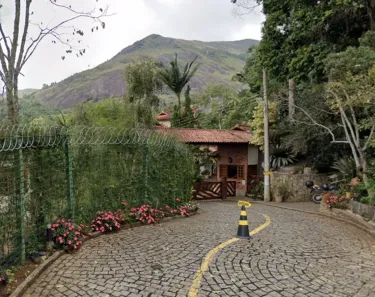 Casa de Condomínio com 4 Quartos à venda, 179m² no Quebra Frascos, Teresópolis