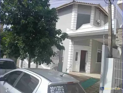 Casa com 3 Quartos para venda ou aluguel, 163m² no Centro, Campos dos Goytacazes