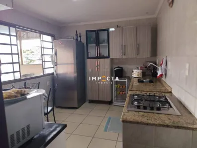 Casa com 3 Quartos à venda, 165m² no Jardim América, Pouso Alegre