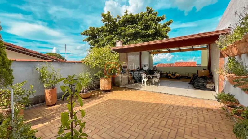 Casa com 4 quartos — Jardim Guanabara, Belo Horizonte