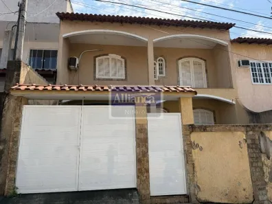Casa de Condomínio com 3 Quartos à venda, 120m² no Amendoeira, São Gonçalo