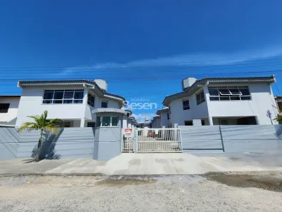 Sobrado com 3 Quartos à venda, 112m² no Cambijú, Itapoá