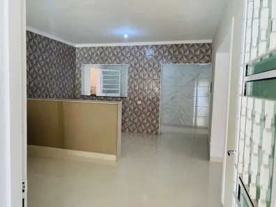 Casa com 3 Quartos à venda, 180m² no Vila São Carlos, Taubaté