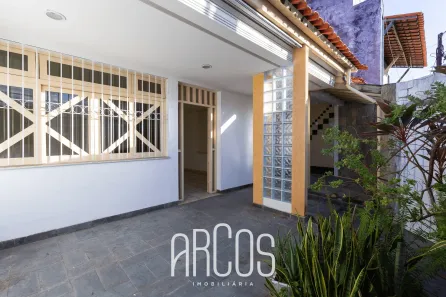 Casa com 3 Quartos à venda, 230m² no Salgado Filho, Aracaju