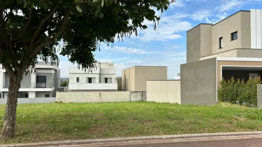 Lote/Terreno à venda, 303m² no Jardim Carvalho, Ponta Grossa