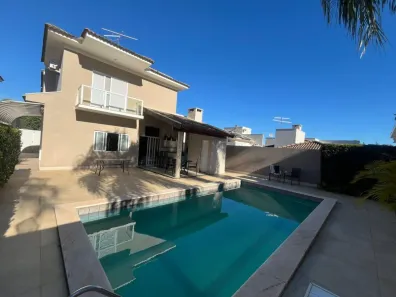 Sobrado com 4 Quartos para alugar, 226m² no Parque Residencial Damha II, Presidente Prudente