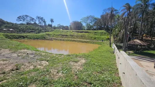 Fazenda/Sítio à venda, 2500m² no Condomínio Chácara Grota Azul, Hortolândia