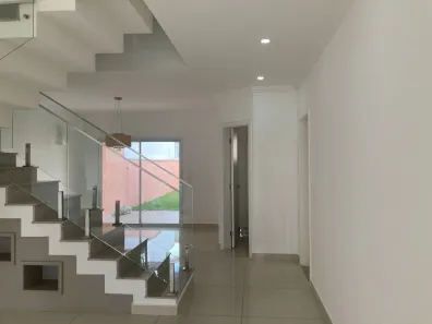 Casa de Condomínio com 3 Quartos para alugar, 215m² no Aparecidinha, Sorocaba