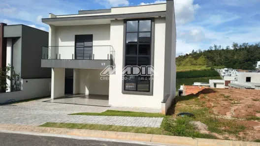 Casa de Condomínio com 3 Quartos para alugar, 260m² no Roncáglia, Valinhos