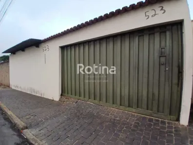 Casa com 3 Quartos para alugar, 90m² no Santa Mônica, Uberlândia