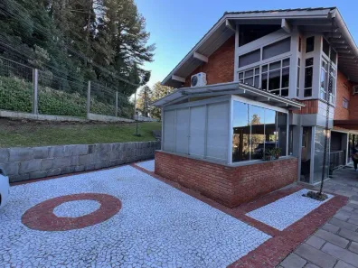 Casa com 3 Quartos à venda, 300m² no Planalto, Gramado