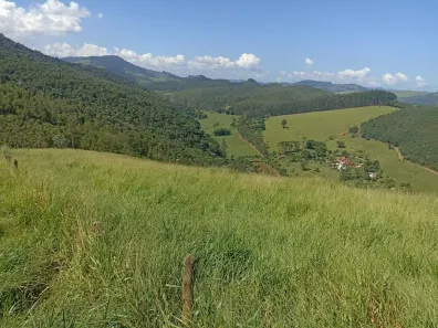Fazenda/Sítio com 4 Quartos à venda, 200m² no Centro, Paraibuna