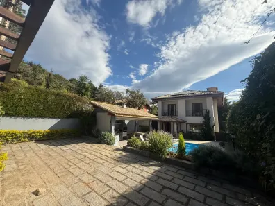 Casa de Condomínio com 3 Quartos à venda, 250m² no Cuiabá, Petrópolis