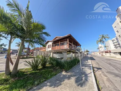 Casa com 4 Quartos à venda, 150m² no Centro, Matinhos