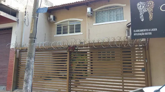 Sobrado com 6 Quartos à venda, 200m² no Setor Central, Goiânia