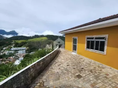 Casa com 3 Quartos à venda, 74m² no Valparaíso, Petrópolis