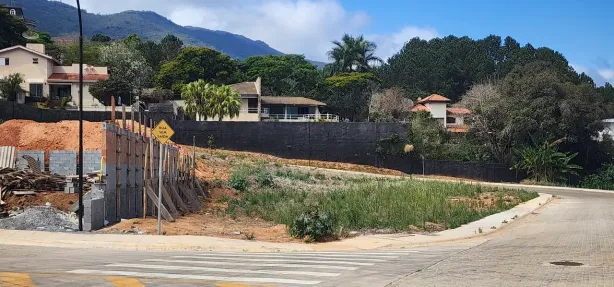 Lote/Terreno à venda, 428m² no San Fernando Valley, Atibaia