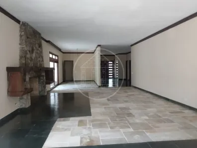 Casa com 3 Quartos à venda, 500m² no Jardim Santa Helena, São Paulo