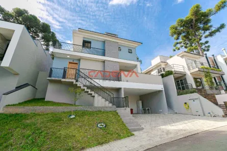 Casa de Condomínio com 3 Quartos para alugar, 209m² no Taboão, Curitiba
