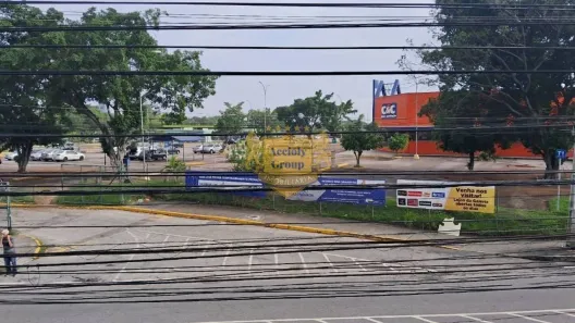 Ponto Comercial para alugar, 200m² no Neves (Neves), São Gonçalo