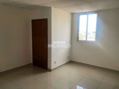 Sala Comercial para alugar, 50m² no Osvaldo Rezende, Uberlândia