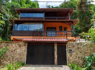 Casa com 4 Quartos à venda, 358m² no Piratininga, Niterói
