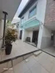 Casa com 3 Quartos à venda, 294m² no Jardim Vitória, Macaé