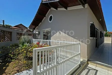 Casa com 3 Quartos à venda, 132m² no Jardim Tres Marias, Peruíbe