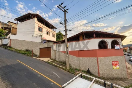 Casa com 4 Quartos à venda, 200m² no Bonfim, Juiz de Fora