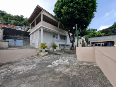 Casa com 3 Quartos à venda, 254m² no Madureira, Rio de Janeiro