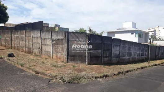 Lote/Terreno para alugar, 660m² no Vigilato Pereira, Uberlândia