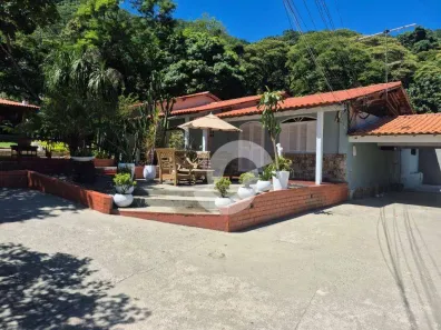 Fazenda/Sítio com 5 Quartos à venda, 300m² no Engenho do Mato, Niterói