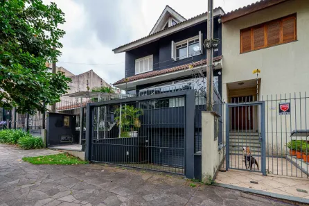 Casa com 3 Quartos à venda, 337m² no Chácara das Pedras, Porto Alegre